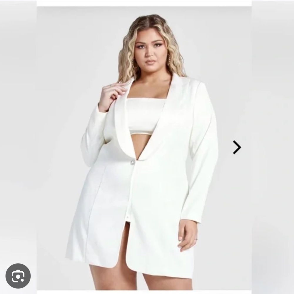 Fashion to Figure women's blazer-style dress Size:0